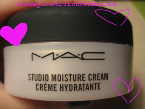MAC studio moisture cream